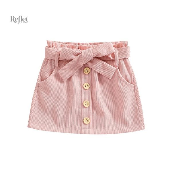Mini jupe années 80, look vintage et audacieux