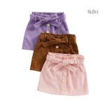 Jupe courte style années 80, couleur vive et festive