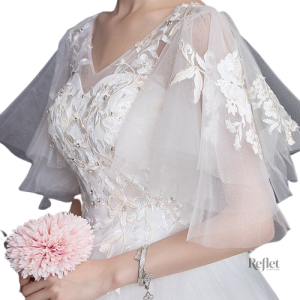 Veste assortie à la robe de princesse mariée, parfaite pour le grand jour