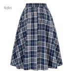 Style nostalgique avec jupe à carreaux féminine