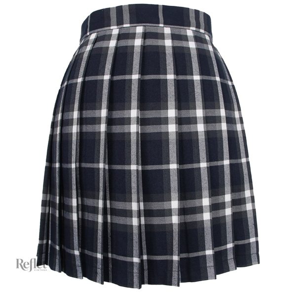Look audacieux avec cette jupe années 80
