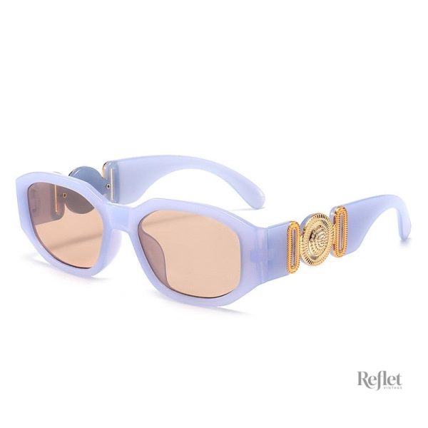 Lunette de soleil rouge pour un look nostalgiques