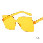 Lunette de soleil femme avec style rétro