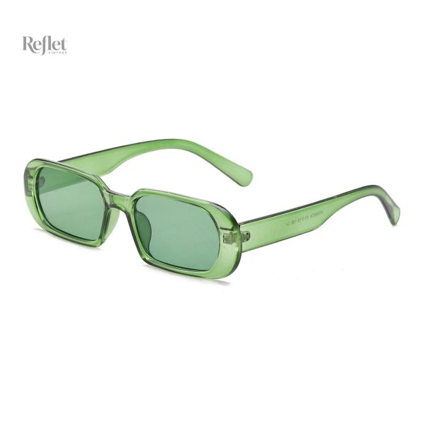 Accessoire de mode : lunettes de soleil rouge