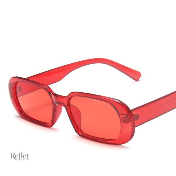 Style intemporel : lunettes de soleil colorées