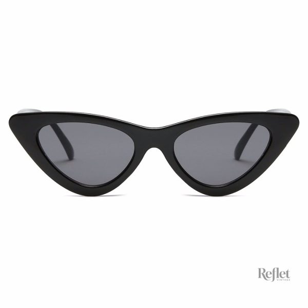 Look chic avec lunettes de soleil vintage