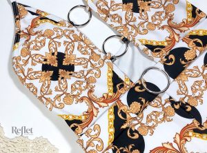Modèle coloré inspiré des maillots de bain des années 80