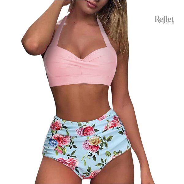 Costume de bain avec design floral rétro