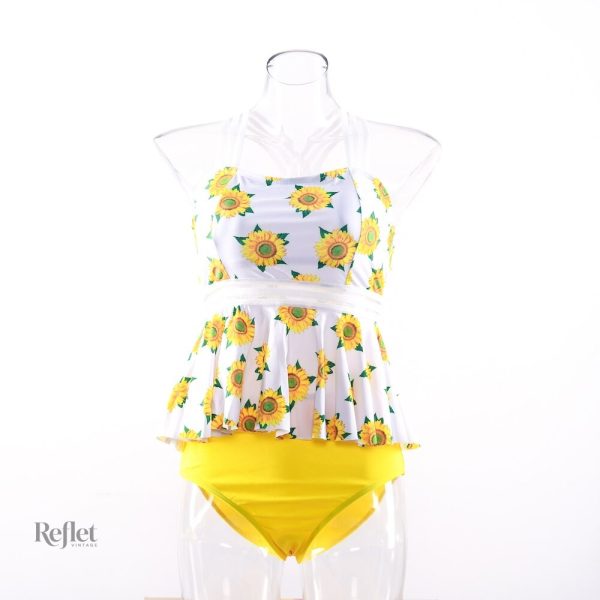 Maillot de bain rétro jaune, parfait pour la plage ou la piscine