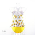 Bikini vintage jaune, idéal pour un style estival chic