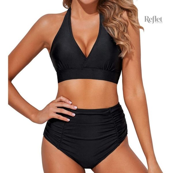 Look rétro avec maillot de bain bleu