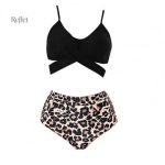 Un maillot de bain violet pour un style intemporel