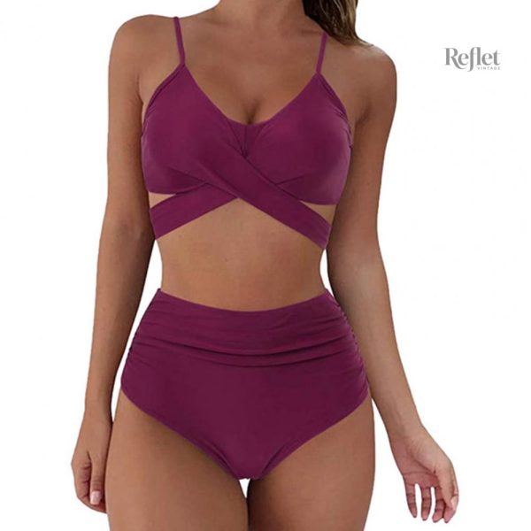 Maillot vintage violet à la mode estivale