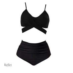 Modèle classique de maillot de bain en violet