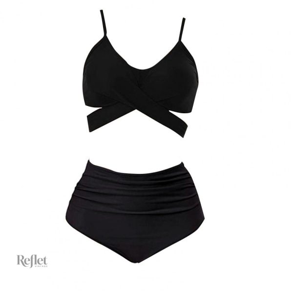 Modèle classique de maillot de bain en violet