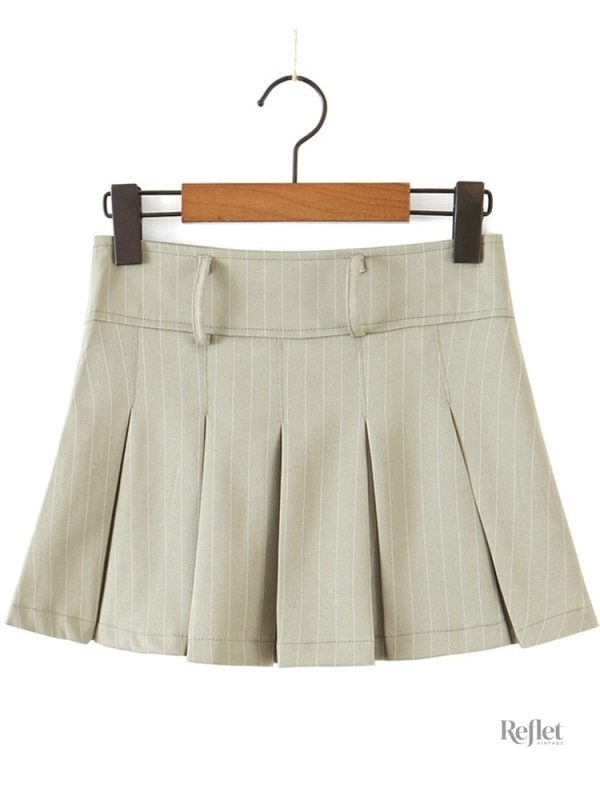 Jupe courte style années 70, look vintage