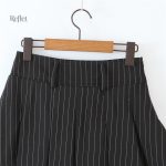 Jupe mini colorée, esprit seventies