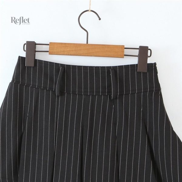 Jupe mini colorée, esprit seventies