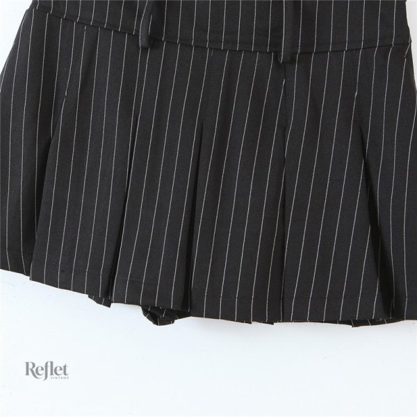 Jupe courte avec taille haute, look rétro