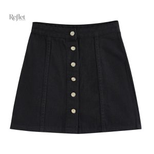 Mini jupe à la mode des années 70, style rétro et audacieux