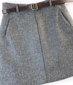 Mode rétro : mini jupe noire des années 60