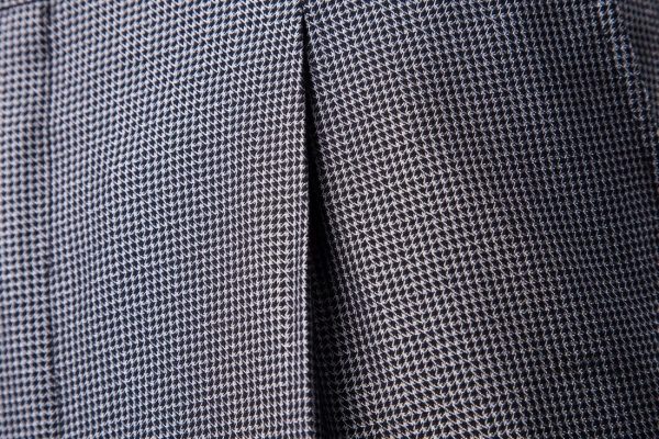 Pantalon chic homme vintage à porter