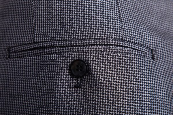 Look décontracté avec pantalon vintage homme