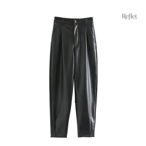 Pantalon vintage en cuir avec coupe féminine
