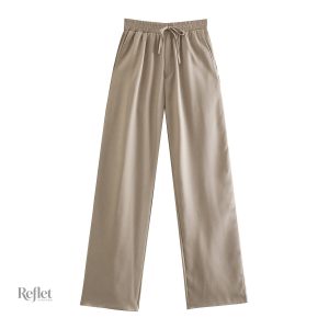 Pantalon large féminin au look rétro
