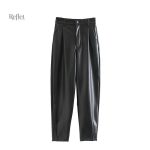 Pantalon femme noir, look rétro chic pour toutes occasions