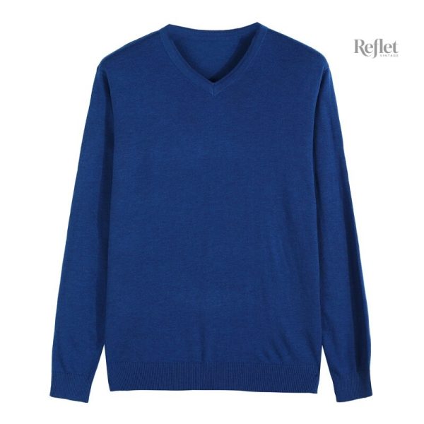 Pull bleu marine pour une silhouette élégante