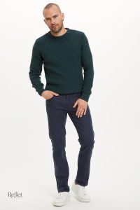 Pull homme classique avec motifs vintage