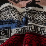 Pull vintage ample avec un design retro attrayant