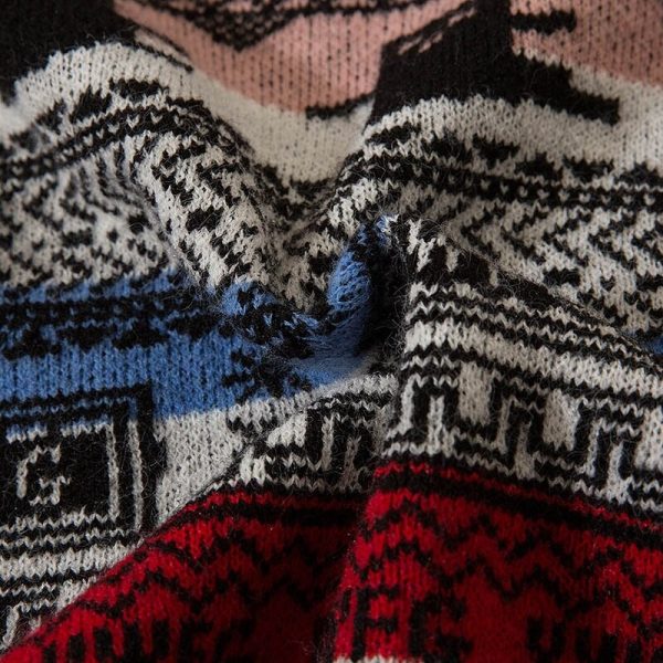 Pull vintage ample avec un design retro attrayant