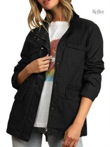 Veste tricotée femme, design vintage et boutons classiques