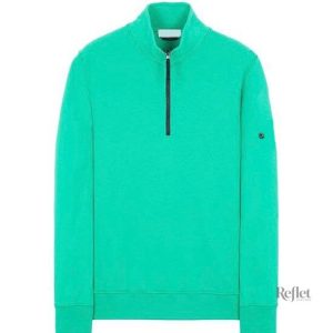 Pull vintage vert homme en tissu doux et décontracté.
