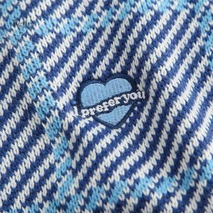 Pull femme avec col V, look vintage et décontracté