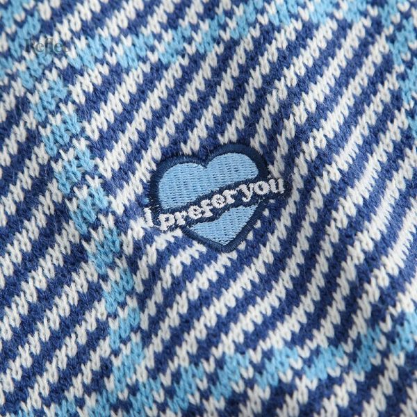 Pull femme avec col V, look vintage et décontracté
