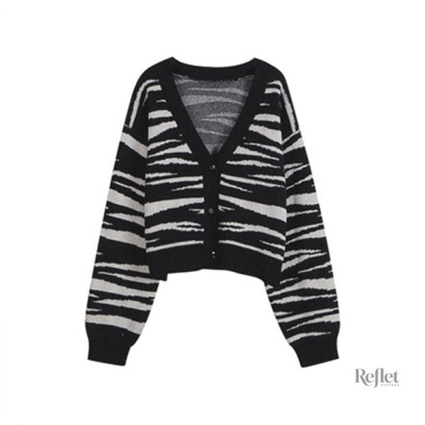 pull-vintage-femme-noir-1 Pull vintage noir pour femme au style classique et intemporel