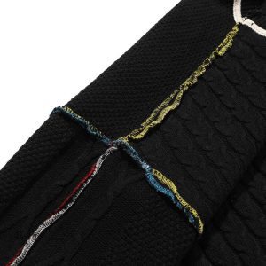 Vêtement vintage noir, idéal pour un style décontracté