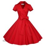 Robe à pois dans style rétro