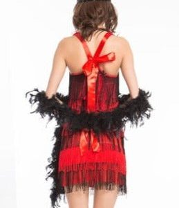 Robe années 20 en rouge vif, style vintage