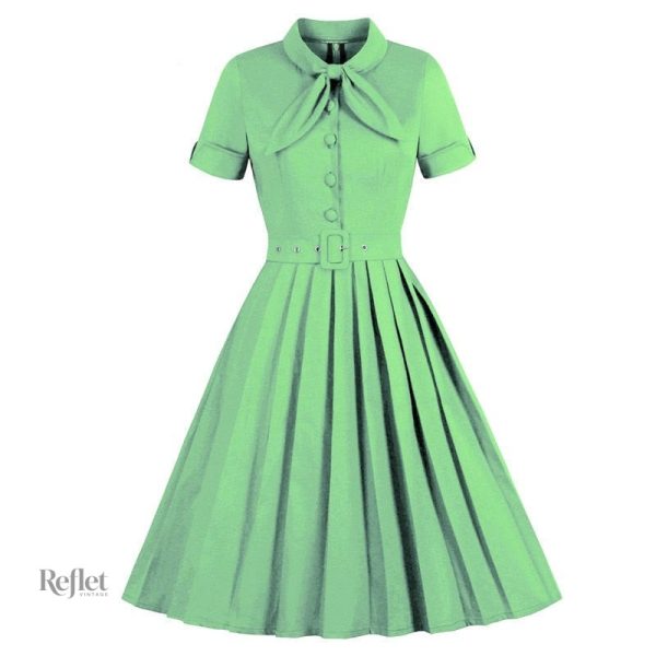 Style rétro années 40 adapté aux silhouettes généreuses