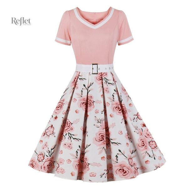 Robe des années 50 en bleu ciel élégant