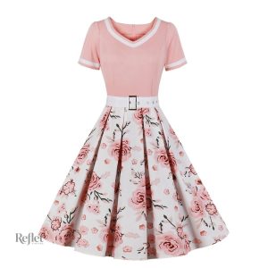 Robe chic années 50 avec une coupe élégante