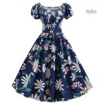 Robe années 60, coupe féminine et colorée