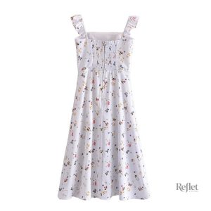 Robe vintage blanche pour un style rétro