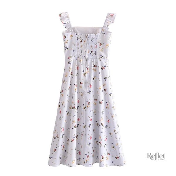 Robe vintage blanche pour un style rétro