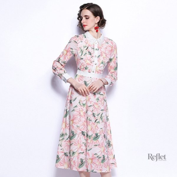 Robe vintage style 70, couleur vive et coupe fluide