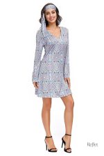 Robe rétro années 70 en style jeune fille